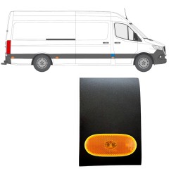 Oldalsó díszítő elem lámpával hoz Mercedes Sprinter 2018- / Jobb / Készlet 12962