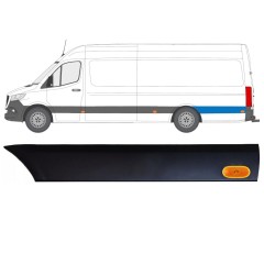 Hátsó sárvédő oldali díszítő elem lámpával hoz Mercedes Sprinter 2018- / Bal / Készlet 12971